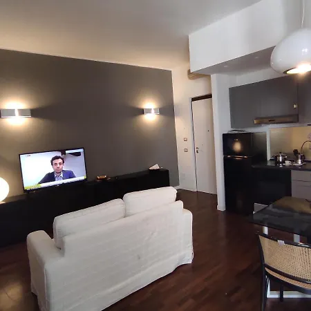 Centralissimo E Confortevole, Fronte Petruzzelli * Bari