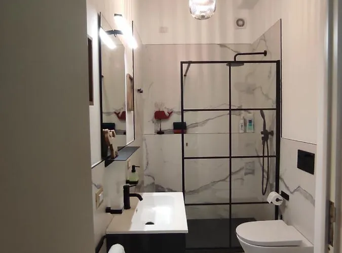 Centralissimo E Confortevole, Fronte Petruzzelli