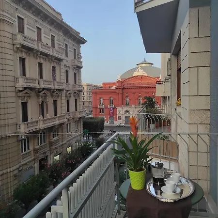 Centralissimo E Confortevole, Fronte Petruzzelli شقة