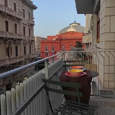 Centralissimo E Confortevole, Fronte Petruzzelli باري