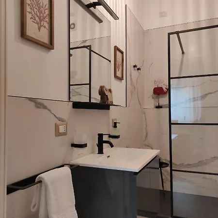 Centralissimo E Confortevole, Fronte Petruzzelli *