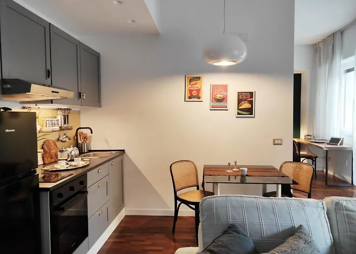 Centralissimo E Confortevole, Fronte Petruzzelli